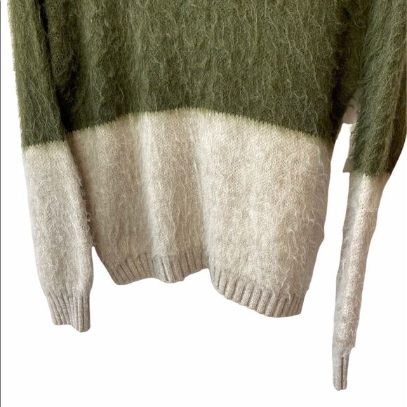 NWT BP Oversized Colour Blocked Warm Soft Fuzzy Scoop Neck Loose Fit Sweater XXS - Picture 3 of 11